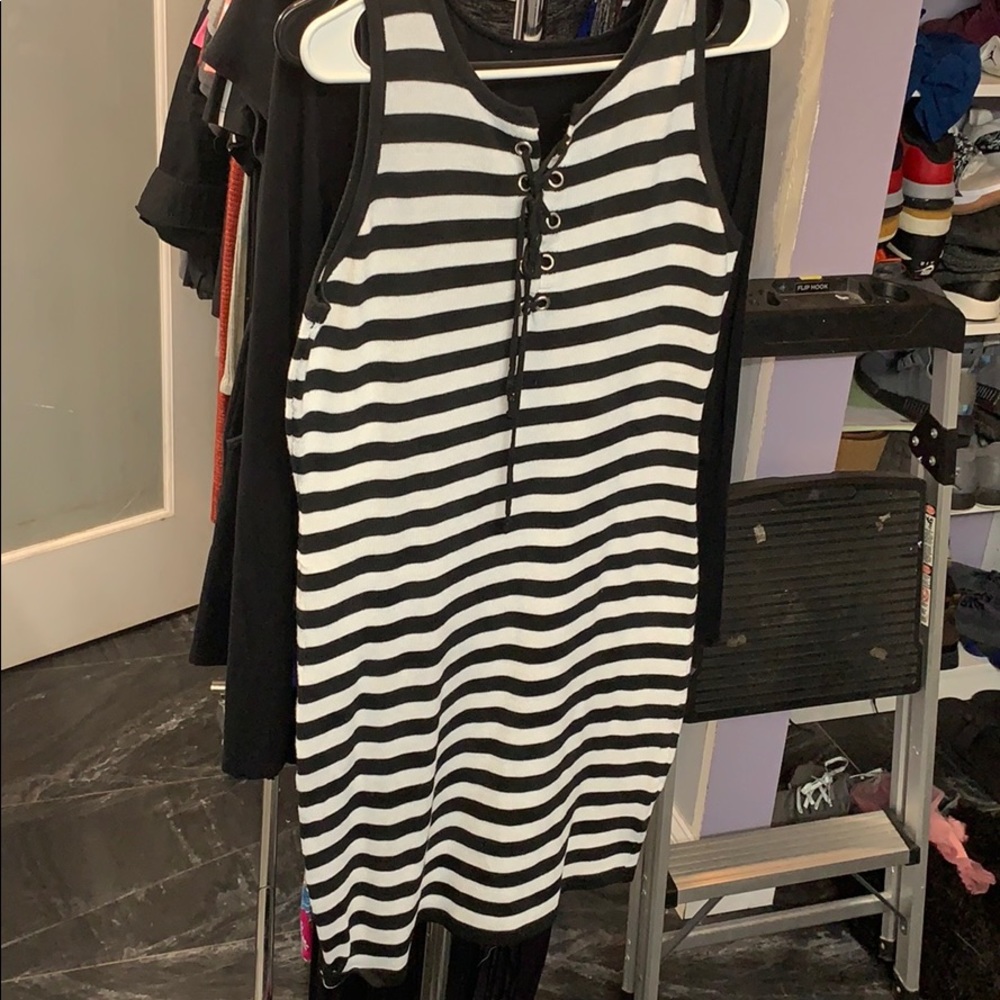 Black and white dress sleeveless